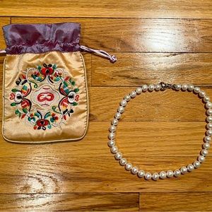 Freshwater pearl necklace- never worn but no tags- comes with cloth gift bag